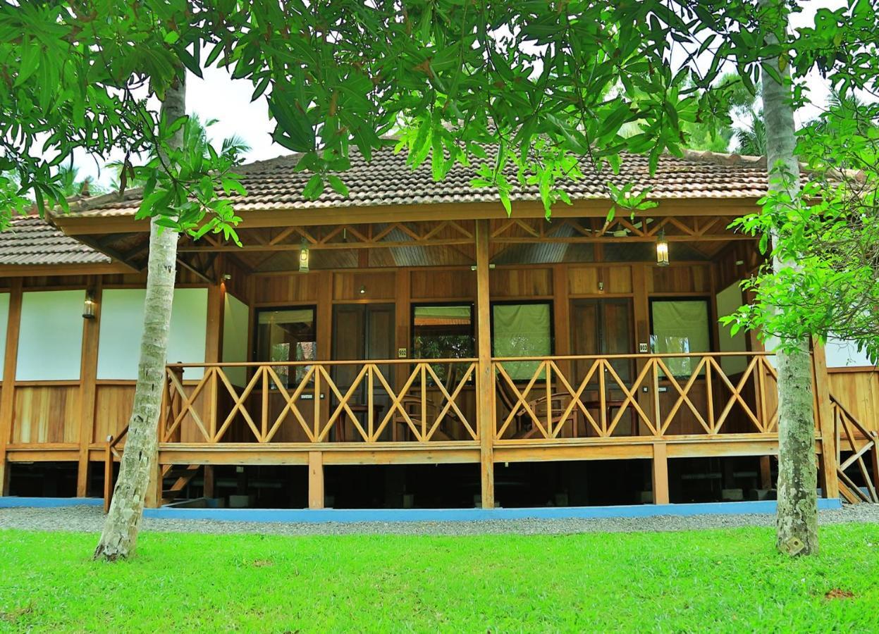 Estuary Sarovar Premiere Poovar Island Εξωτερικό φωτογραφία